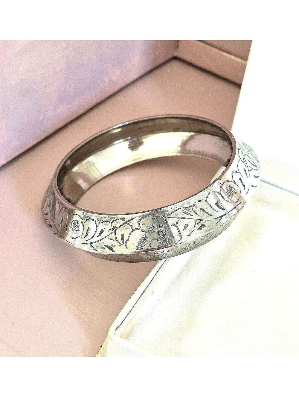 Vintage Silver-tone Engraved Floral Peaked Bangle Bracelet